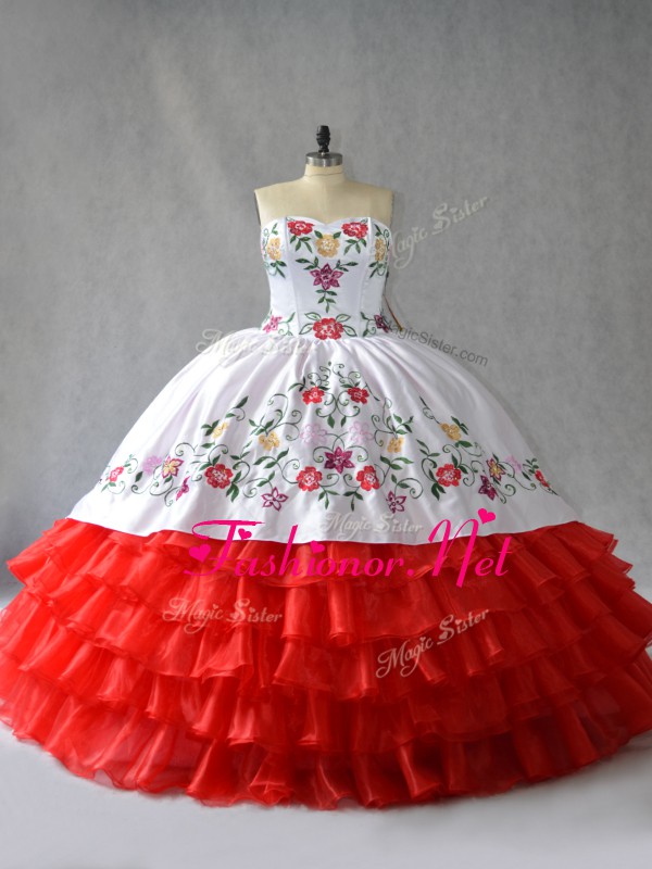 Inexpensive White And Red Lace Up Sweetheart Embroidery and Ruffled Layers Sweet 16 Dresses Organza Sleeveless
