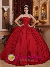 Gorgeous Custom Made Red Beaded Decorate Bust Quinceanera Dress With Strapless Taffeta In Bahia Blanca Argentina Style QDZY597FOR