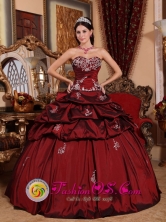 Sweetheart Wine Red Pick-ups and Appliques Quinceanera Dress Pick-ups In Corrientes Argentina  Style QDZY036FOR