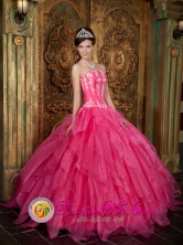 Nuevitas Cuba Hot Pink 2013 Sweet sixteen Dress with Strapless Organza Appliques Ruffled Ball Gown Style QDZY003FOR 