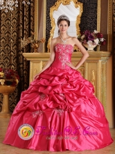  Hot Pink Quinceanera Dress  Floor-length Ball Gown Appliques Embroidery And Pick-ups Decorate in La Palma El Salvador  Style QDZY189FOR