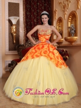 2013 Comitancillo Guatemala Customer Made Light Yellow Beaded Decorate Quinceanera Dress With Sweetheart Neckline On Tulle Style QDZY729FOR