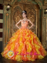 2013 Puerto Barrios Guatemala Exclusive Strapless Orange Quinceanera Dress Appliques Decorate Organza Ruffles Ball Gown For Style QDZY241FOR