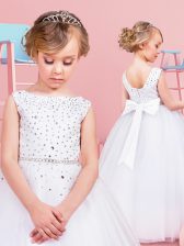  Scoop Sleeveless Tulle Floor Length Zipper Toddler Flower Girl Dress in White with Beading and Bowknot