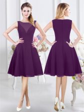  Sleeveless Chiffon Knee Length Zipper Dama Dress for Quinceanera in Purple with Ruching