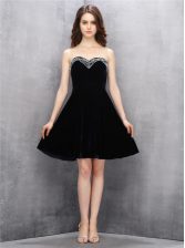  Black A-line Satin Sweetheart Sleeveless Beading Knee Length Zipper Prom Gown
