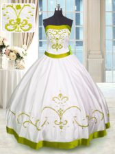 Modern Ball Gowns Quince Ball Gowns White Strapless Satin Sleeveless Floor Length Lace Up