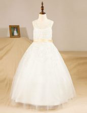 Customized Scoop Sleeveless Tulle Floor Length Zipper Flower Girl Dresses for Less in White with Lace and Sashes ribbons