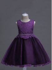 Inexpensive Knee Length Zipper Child Pageant Dress Dark Purple for Wedding Party with Lace