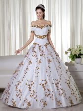 Stunning White Off The Shoulder Lace Up Embroidery Quince Ball Gowns Short Sleeves