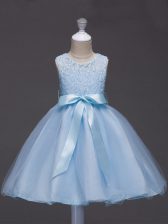 Dynamic Light Blue Tulle Zipper Scoop Sleeveless Knee Length Flower Girl Dresses for Less Lace and Belt