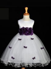  White Tulle Zipper Girls Pageant Dresses Sleeveless Knee Length Appliques and Bowknot and Hand Made Flower