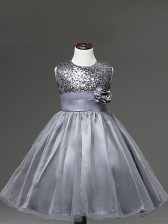 Low Price Silver Ball Gowns Tulle Scoop Sleeveless Sequins and Hand Made Flower Knee Length Zipper Toddler Flower Girl Dress