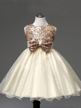  Champagne Organza Zipper Scoop Sleeveless Knee Length Girls Pageant Dresses Sequins and Bowknot