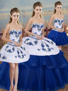  Sleeveless Floor Length Embroidery and Bowknot Lace Up Sweet 16 Dresses with Royal Blue