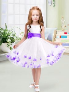 Cute Appliques and Belt Flower Girl Dresses for Less White Zipper Sleeveless Knee Length