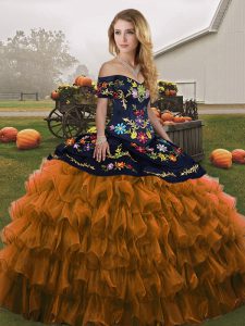  Off The Shoulder Sleeveless Organza 15th Birthday Dress Embroidery and Ruffled Layers Lace Up