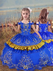  Blue Satin Lace Up Off The Shoulder Sleeveless Floor Length Little Girl Pageant Gowns Beading and Embroidery