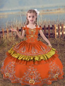 Inexpensive Off The Shoulder Sleeveless Satin Little Girls Pageant Dress Wholesale Beading and Embroidery Lace Up