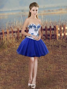  Royal Blue Ball Gowns Tulle Sweetheart Sleeveless Embroidery Mini Length Lace Up Prom Dresses