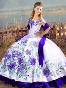  Floor Length Lace Up Quince Ball Gowns White And Purple for Sweet 16 and Quinceanera with Embroidery and Ruffles