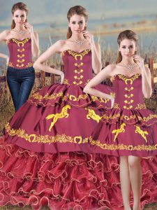  Burgundy Vestidos de Quinceanera Sweet 16 and Quinceanera with Embroidery and Ruffles Sweetheart Sleeveless Brush Train Lace Up