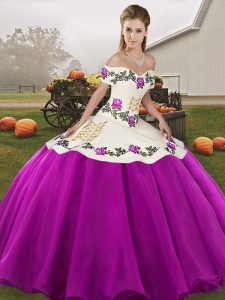  Off The Shoulder Sleeveless Organza Quinceanera Dresses Embroidery Lace Up