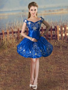  Royal Blue Sleeveless Embroidery Knee Length Evening Dress
