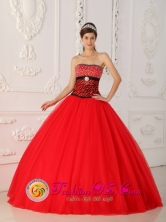 Customize Wholesale A-line Quinceaners Dress With Beaded Decorate Bust Red and black Strapless Style QDZY433FOR 