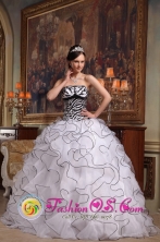 Strapless Cute White  Quinceanera Rufflesd Layers Dress With Zebra Organza ball gown In Pilar Paraguay Style QDZY407FOR  
