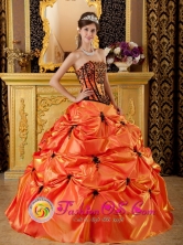 Strapless Wholesale Taffeta Embroidery and Appliques for Orange Pick-ups Quinceanera Dress In Obligado Paraguay Style QDZY035FOR  