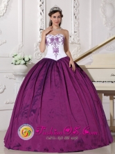 Summer Design Own Quinceanera Dresses Online Dark Purple and White Embroidery Sweetheart Neckline Stylish Ball Gown In Doctor Cecilio Baez Paraguay Style QDZY584FOR 