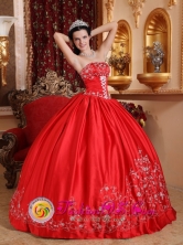Customize Red Embroidery 2013 Gorgeous Quinceanera Dress With Strapless Satin for Formal Evening in   Condega Nicaragua  Style QDZY534FOR