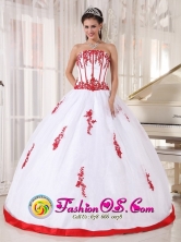 2013 Chichicastenango Guatemala Customized White and red Satin and Organza Quinceanera Dress With Strapless Appliques Decorate Style PDZY569FOR