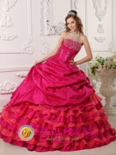 2013 Cuilapa Guatemala Hot Pink Beaded Decorate Strapless Neckline Ball Gown Quinceanera Dress Floor-length Ball Gown For Style QDZY026FOR