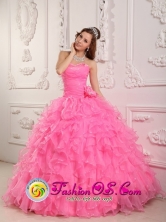 2013 Foz do Iguacu Brazil Romantic Sweetheart Rose Pink Organza Beading Ball Gown Quinceanera  For Spring Style QDZY142FOR
