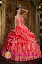 2013 Nuevo San Carlos Guatemala Discount Watermelon Strapless Quinceanera Dress With Beading Ruffles For Celebrity Style QDZY197FOR