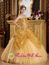 2013 Style FOR Hand Made Flowers New Gold Quinceanera Dress Sweetheart Sequin and Tulle Ball Gown Style QDZY286FOR