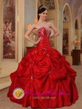 Beading and Embroidery Decorate Bodice Affordable Red Strapless Taffeta Ball Gown For 2013 Algeciras Colombia Quinceanera Style QDZY312FOR 