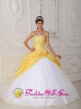 Filandia Colombia With beading Bodice Yellow and White Taffeta Wholesale Quinceanera Dress For 2013 Spring Style QDZY462FOR
