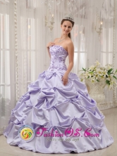 Tauramena Colombia Summer Sweet Lilac Pick-ups and Appliques Sweet 16 Dress With Strapless Wholesale Taffeta In Spring Style QDZY54FOR