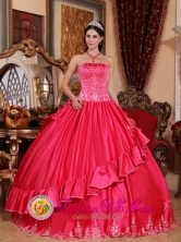 Villanueva Colombia Winter Strapless Embroidery Decorate For Gorgeous Quinceanera Dress In Coral Red Style QDZY541FOR