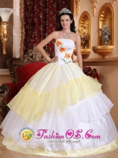 Chiriqui Panama Romantic White and Light Yellow Quinceanera Dress With Embroidery Decorate For Military Ball Style QDZY420FOR