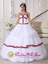 La Mitra Panama Customized White and Wine Red Organza Sweetheart Appliques Quinceanera Dress Style QDZY676FOR 
