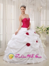 Ola Panama Hand Made Flowers and Beading Decorate Bodice Sexy White and Hot Pink Quinceanera Dress For 2013 Quinceanera Style QDZY378FOR 