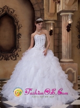 Embroidery With Beading Ruffles White Floor-length Ball Gown Wholesale Quinceanera Dress For 2013 IN  Salinas Uruguay Style QDZY152FOR
