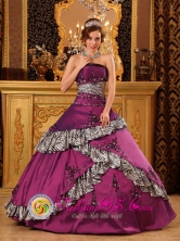 2013 Tuxtla Gutierrez Mexico Wholesale Strapless Embroidery Zebra Dark Purple Quinceanera Dress With Taffeta Ball Gown Style QDZY074FOR 