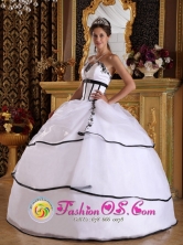 2013 Casa Grande Peru White Organza Modest Quinceanera Dress With Appliques Floor-length Lace up Style QDZY291FOR