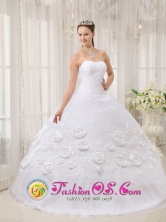 Guadalupe Peru Custom Made wholesale White 2013 Sweet 16 Dress With Organza Appliques And Hand Made Flowers Style QDZY174FOR