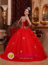 La Union Peru Spring Classical Appliques Decorate Bust Red Ball Gown wholesale Quinceanera Dress For 2013 Custom Made Floor length Style QDZY614FOR